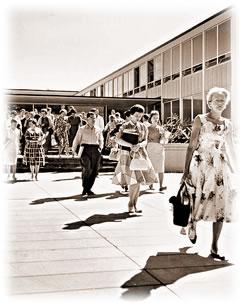 Students leaving Buchanan building, 1960