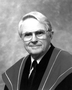 Link to Image of Dr. Douglas Copp